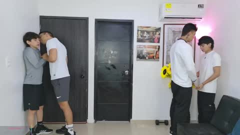 Snapshot of masters_sexx chatting on 05-13-26, 11:18 Team Cris Darwin- Fernando- Stiven- David online show from 05-13-26, 11:18