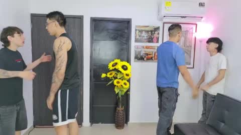Snapshot of masters_sexx chatting on 05-28-26, 11:18 Team Cris Darwin- Fernando- Stiven- David online show from 05-28-26, 11:18