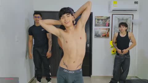 Snapshot of masters_sexx chatting on 05-30-26, 11:29 Team Cris Darwin- Fernando- Stiven- David online show from 05-30-26, 11:29