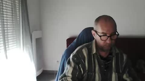 mat11efou online show from 10-16-25, 10:05