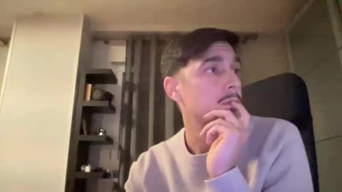 Snapshot of matahavi chatting on 12-21-25, 08:27 Aaron online show from 12-21-25, 08:27