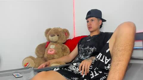 Snapshot of mateo_escobar chatting on 10-25-25, 08:25 mateo_escobar online show from 10-25-25, 08:25