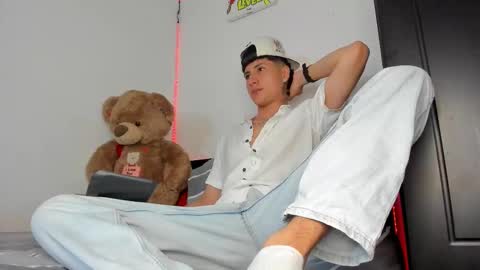 Snapshot of mateo_escobar chatting on 11-13-25, 11:25 mateo_escobar online show from 11-13-25, 11:25