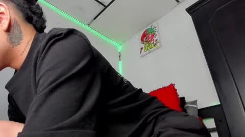 mateo_escobar online show from 12-23-25, 03:15