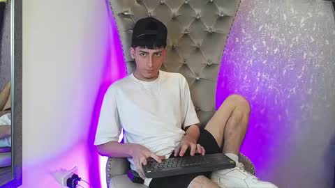 mateo mitchell online show from 10-15-25, 04:56