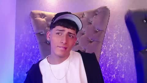 mateo mitchell online show from 10-22-25, 04:57
