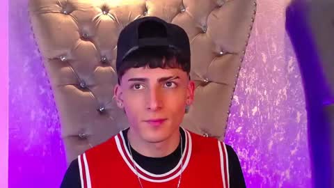 mateo mitchell online show from 10-23-25, 06:45