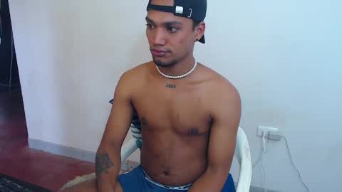 Snapshot of mateo_nick chatting on 02-08-26, 02:20 Mateo and Noah online show from 02-08-26, 02:20