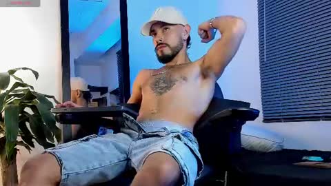 Snapshot of mateobaer_ chatting on 07-14-26, 12:02 Mateo Baer online show from 07-14-26, 12:02