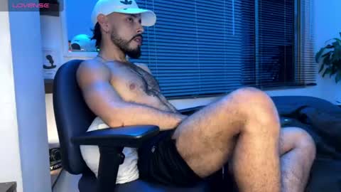 Snapshot of mateobaer_ chatting on 07-15-26, 08:30 Mateo Baer online show from 07-15-26, 08:30