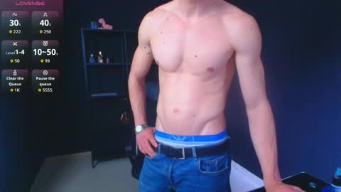Snapshot of mateobenjamin chatting on 05-13-26, 10:12 MateoBenjamin online show from 05-13-26, 10:12