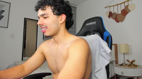 Snapshot of mateoleone chatting on 01-02-25, 04:20 Matt online show from 01-02-25, 04:20