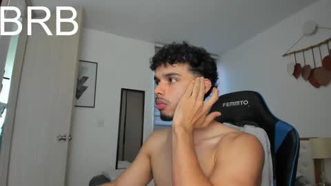 Snapshot of mateoleone chatting on 03-03-25, 06:12 Matt online show from 03-03-25, 06:12