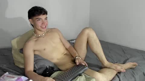 Snapshot of mateosantiago24 chatting on 12-17-24, 08:12 Mateo Santiago online show from 12-17-24, 08:12