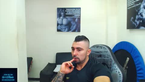 Snapshot of mateosexyhot22 chatting on 09-20-25, 05:25 Mateo online show from 09-20-25, 05:25