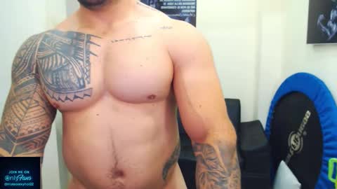 Snapshot of mateosexyhot22 chatting on 10-12-25, 01:21 Mateo online show from 10-12-25, 01:21