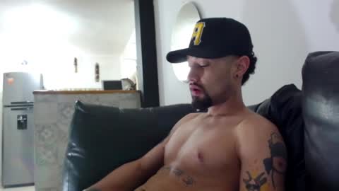 Snapshot of mathew444 chatting on 12-17-24, 11:39 STRURIBE ON INSTAGRAM online show from 12-17-24, 11:39