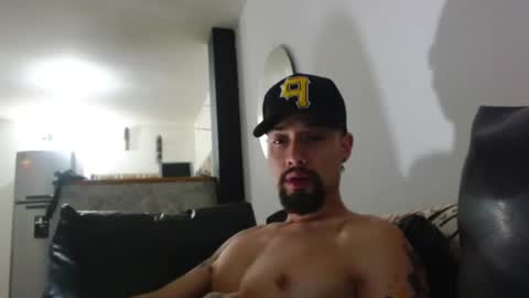 Snapshot of mathew444 chatting on 12-30-24, 10:01 STRURIBE ON INSTAGRAM online show from 12-30-24, 10:01