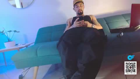 Snapshot of mathew444 chatting on 10-27-25, 12:26 STRURIBE ON INSTAGRAM online show from 10-27-25, 12:26