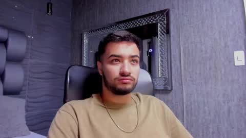 Snapshot of mathews_colton1 chatting on 01-17-25, 11:38 Mathews online show from 01-17-25, 11:38