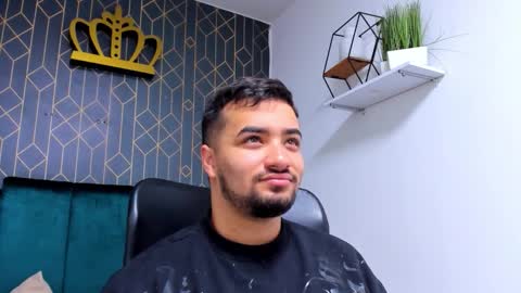 Snapshot of mathews_colton1 chatting on 12-17-25, 12:33 Mathews online show from 12-17-25, 12:33