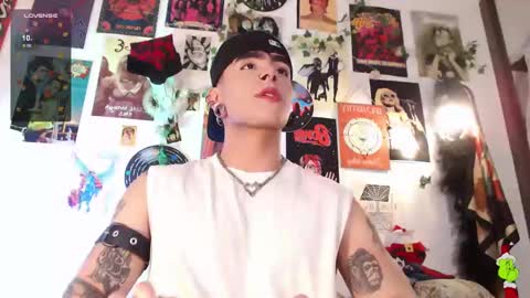 Snapshot of mathewth chatting on 12-30-24, 02:20 Mathew                        online show from 12-30-24, 02:20