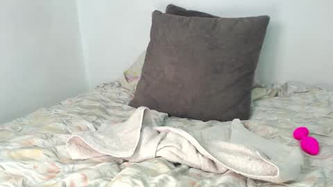 Snapshot of mathrave chatting on 01-20-25, 09:22 mathrvs online show from 01-20-25, 09:22