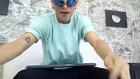 matius_montes online show from 10-12-25, 08:08