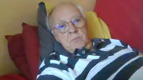 Snapshot of matricule4246 chatting on 10-31-25, 09:43 joyaam79 online show from 10-31-25, 09:43