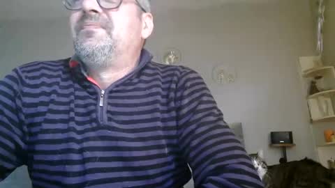 Snapshot of matrike1 chatting on 05-16-26, 12:15 matrike1 online show from 05-16-26, 12:15