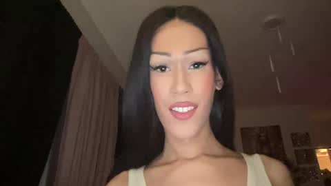 Snapshot of matrixprincess chatting on 11-05-25, 10:10 MOLLY MILLS online show from 11-05-25, 10:10