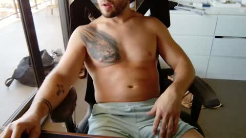 Snapshot of matt89aus chatting on 12-16-24, 11:18 MRD online show from 12-16-24, 11:18