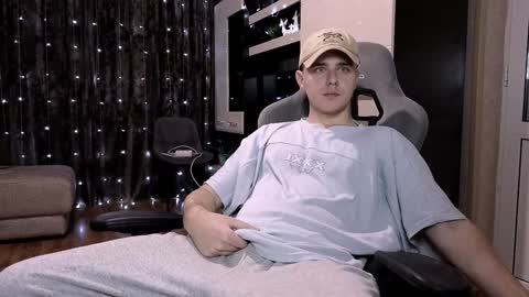 Snapshot of matt_aniston chatting on 01-25-25, 04:46 Matt online show from 01-25-25, 04:46