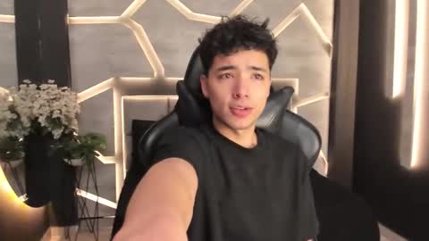 Snapshot of matt_wolf_ chatting on 01-09-26, 11:24 matt online show from 01-09-26, 11:24