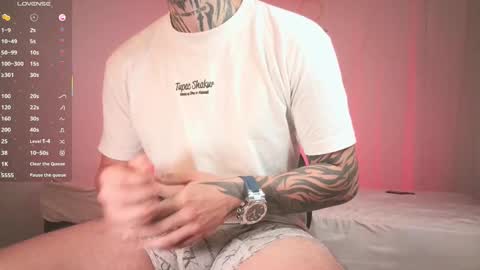 Snapshot of matthewjones1 chatting on 02-11-25, 03:08 Matt online show from 02-11-25, 03:08