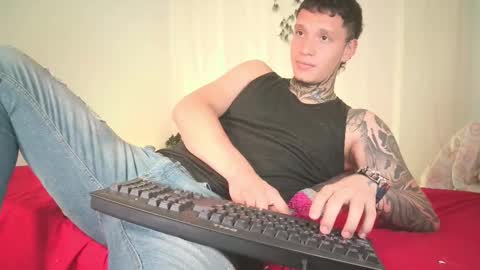 Snapshot of matthewjones1 chatting on 02-14-25, 05:03 Matt online show from 02-14-25, 05:03