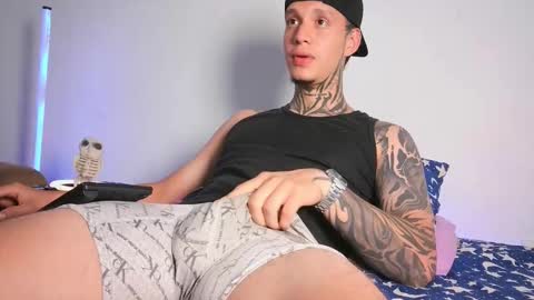 Snapshot of matthewjones1 chatting on 09-16-25, 12:33 Matt online show from 09-16-25, 12:33