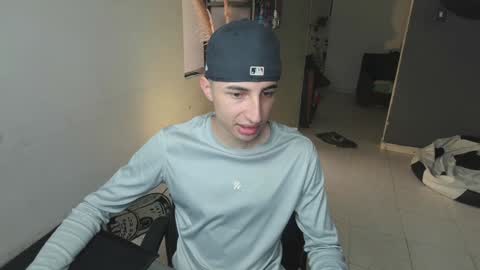 mattias     online show from 02-05-25, 03:09