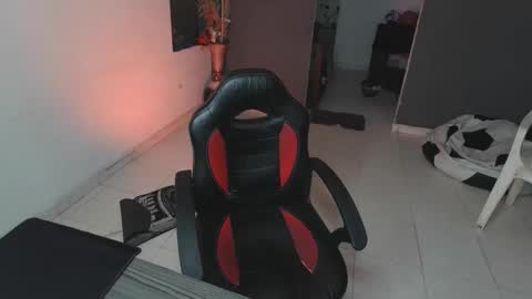 mattias     online show from 02-07-25, 01:58