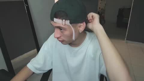 mattias     online show from 02-14-25, 03:47