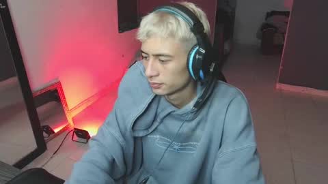 mattias     online show from 02-23-25, 08:06