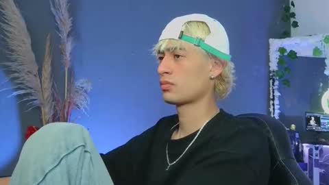 mattias     online show from 10-16-25, 11:17