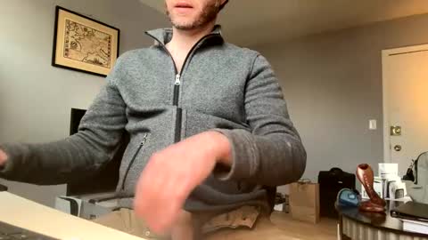 Snapshot of mattiufr chatting on 12-17-25, 05:08 Matt online show from 12-17-25, 05:08