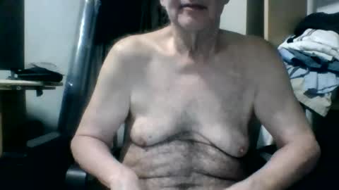 Snapshot of mattnudist chatting on 07-15-26, 06:13 Matt online show from 07-15-26, 06:13