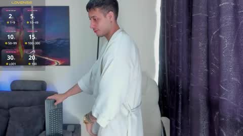 Snapshot of mattsaill_ chatting on 09-17-25, 01:35 mattsaill_ online show from 09-17-25, 01:35