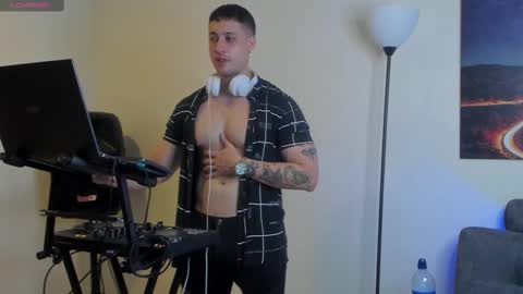 Snapshot of mattsaill_ chatting on 09-26-25, 12:58 mattsaill_ online show from 09-26-25, 12:58