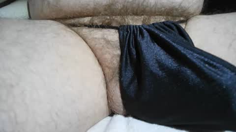 Snapshot of mattty13 chatting on 11-05-25, 02:06 Hairy Bud online show from 11-05-25, 02:06