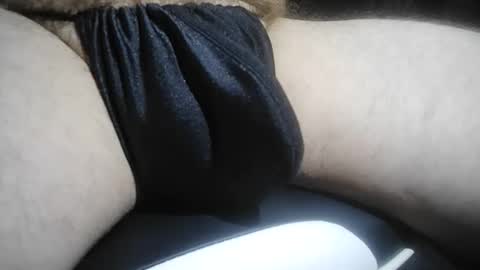 Snapshot of mattty13 chatting on 11-15-25, 04:58 Hairy Bud online show from 11-15-25, 04:58