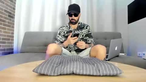 Snapshot of mattxfeet chatting on 12-13-24, 02:10 Matt online show from 12-13-24, 02:10