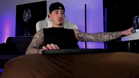 Snapshot of mattytwink69 chatting on 11-14-25, 09:46 Matt online show from 11-14-25, 09:46